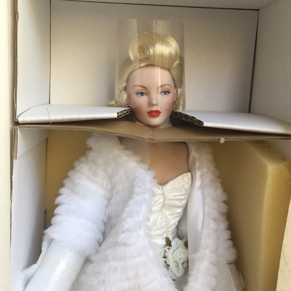 Marilyn Monroe ceramic doll